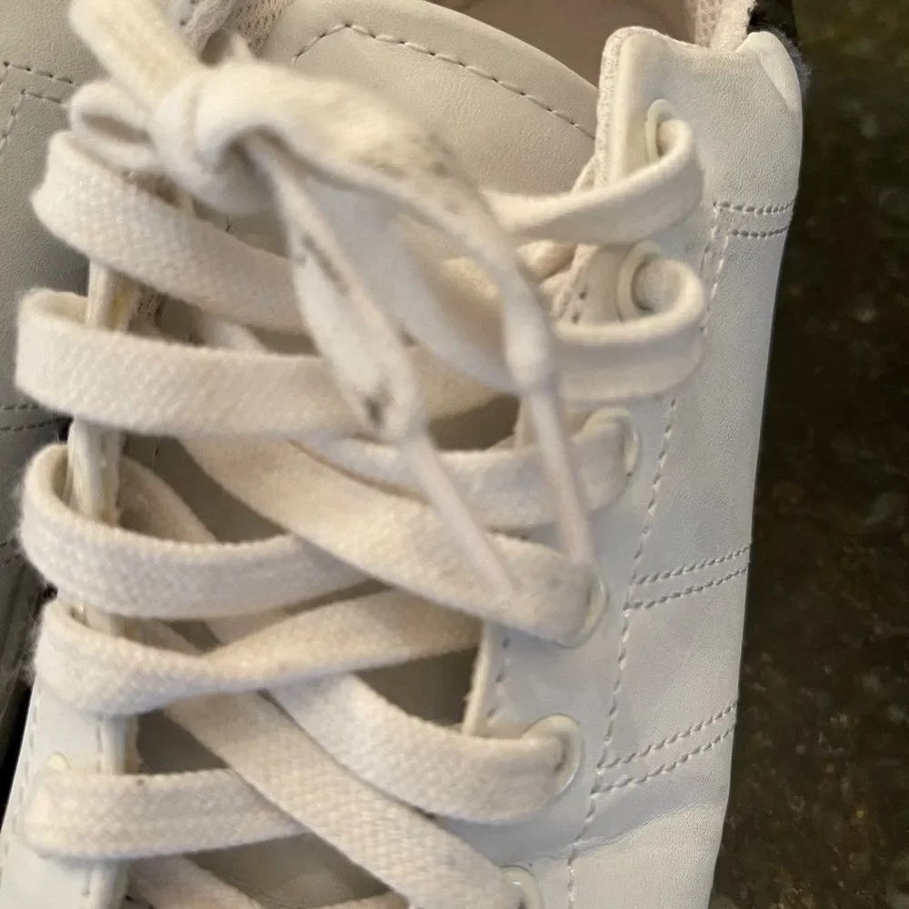 *Sugar* Sz 6.5 White & Navy Sneakers